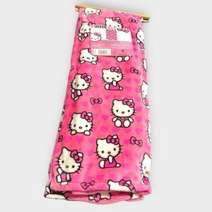 Hello Kitty 'Hearts All Over' 50x70" Silk Touch Plush Throw Blanket Rare HTF